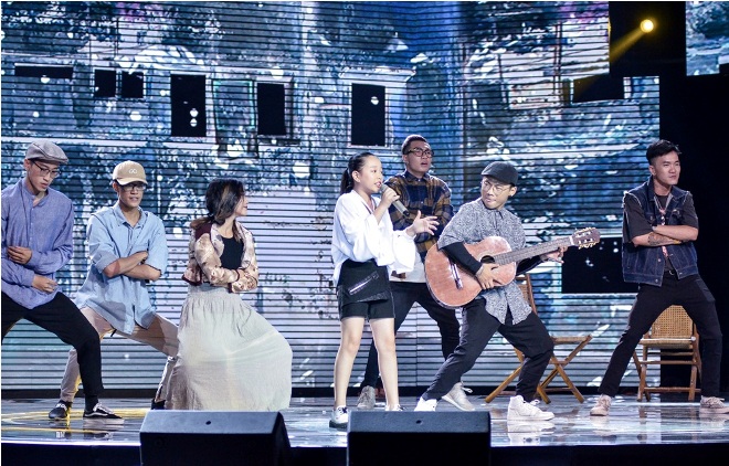 The Voice Kids: Soobin Hoàng Sơn 'thả thính', muốn đánh đàn cho Cát Tường hát dân ca ảnh 4
